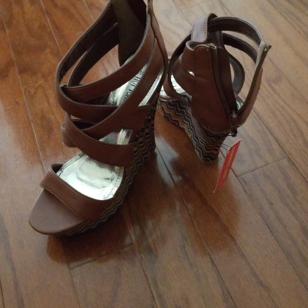 Shoes - Picture 4 of 4